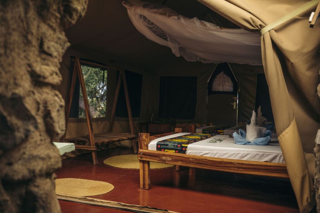 Accomodation (9)